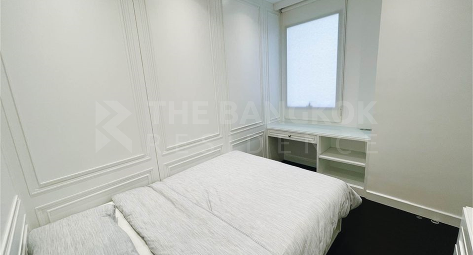 For rent 2 bedrooms condo in Yan Nawa, Bangkok