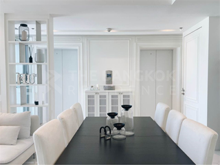 For rent 2 bedrooms condo in Yan Nawa, Bangkok