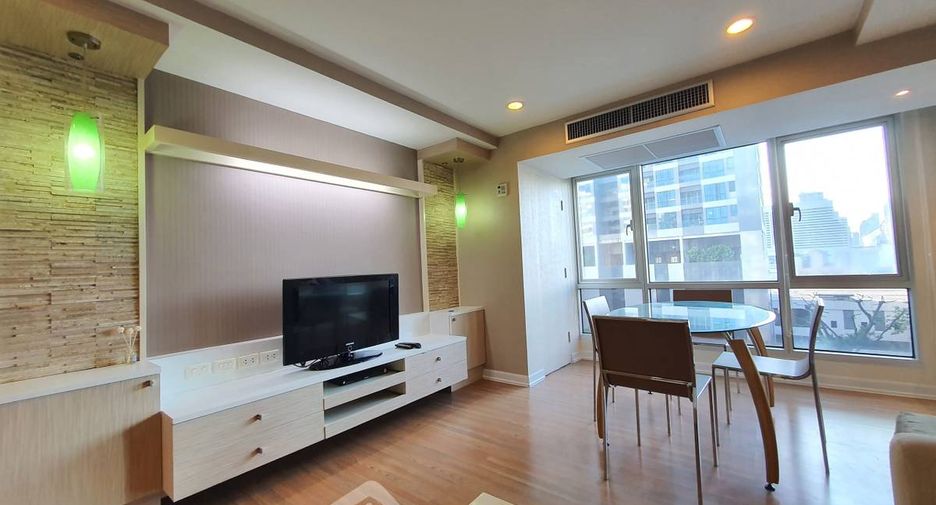 For rent 2 bedrooms condo in Khlong Toei, Bangkok