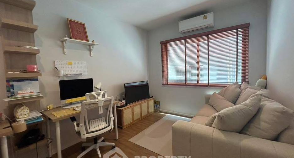 For rent 3 ベッドルーム townhouse in Saphan Sung, Bangkok