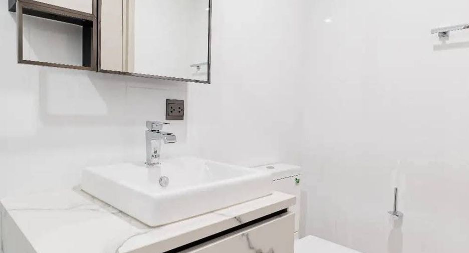 For rent 1 bed condo in Phra Khanong, Bangkok
