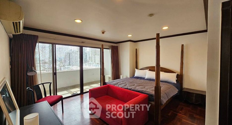 For rent 2 bedrooms condo in Watthana, Bangkok
