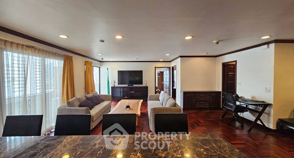 For rent 2 bedrooms condo in Watthana, Bangkok