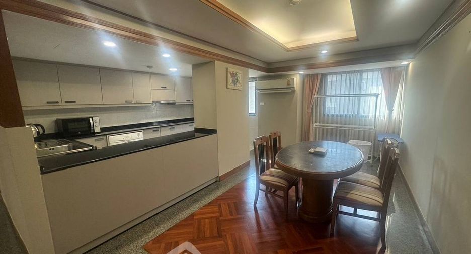 For rent 2 bedrooms condo in Watthana, Bangkok