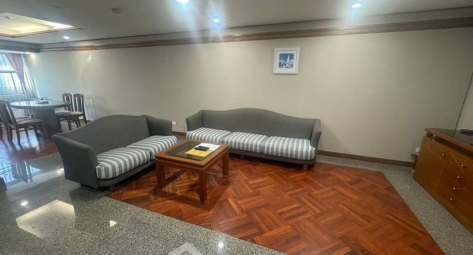For rent 2 bedrooms condo in Watthana, Bangkok
