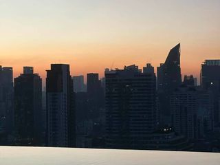 For rent 1 bed condo in Watthana, Bangkok