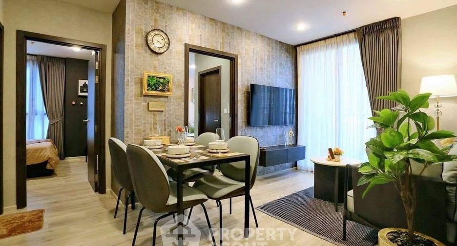 For rent 2 bedrooms condo in Huai Khwang, Bangkok