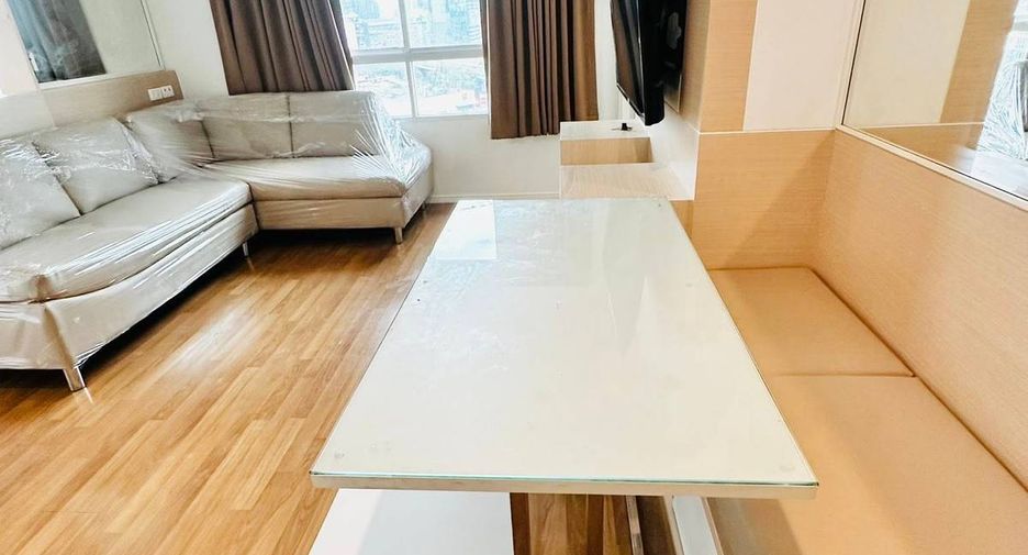 Wohnung zur Miete mit 2 Zimmer in Huai Khwang, Bangkok