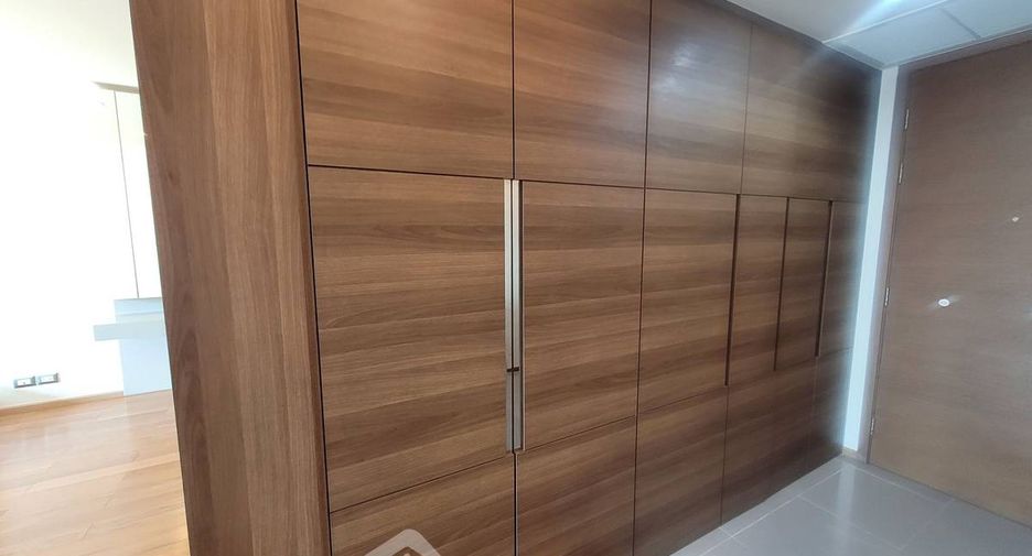 For rent 1 bed condo in Sathon, Bangkok