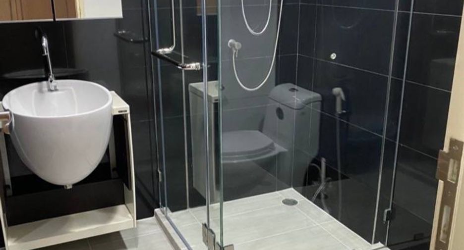 For rent 2 ベッドルーム condo in Phra Khanong, Bangkok