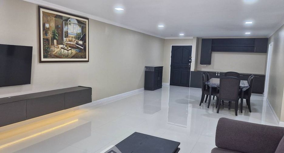 For rent 3 bedrooms condo in Watthana, Bangkok