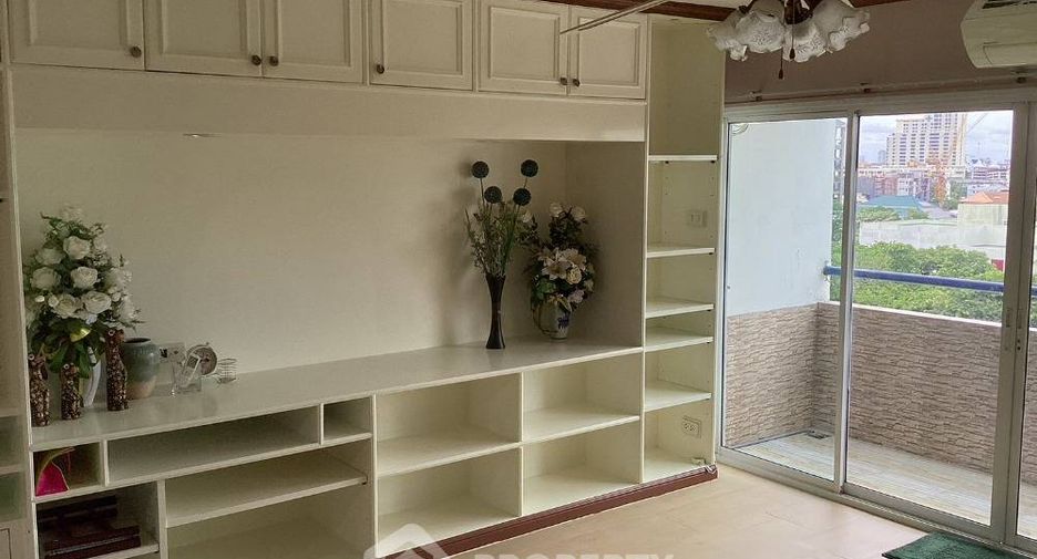 For rent 2 bedrooms condo in Phaya Thai, Bangkok