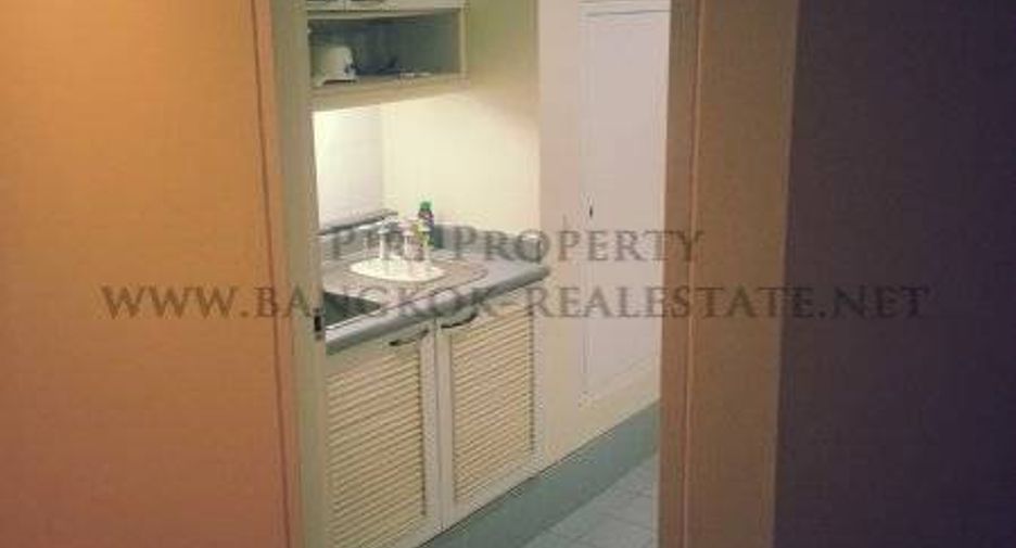 For rent 2 bedrooms condo in Yan Nawa, Bangkok