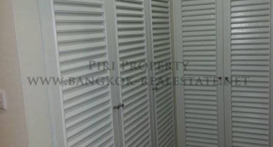 For rent 2 bedrooms condo in Yan Nawa, Bangkok