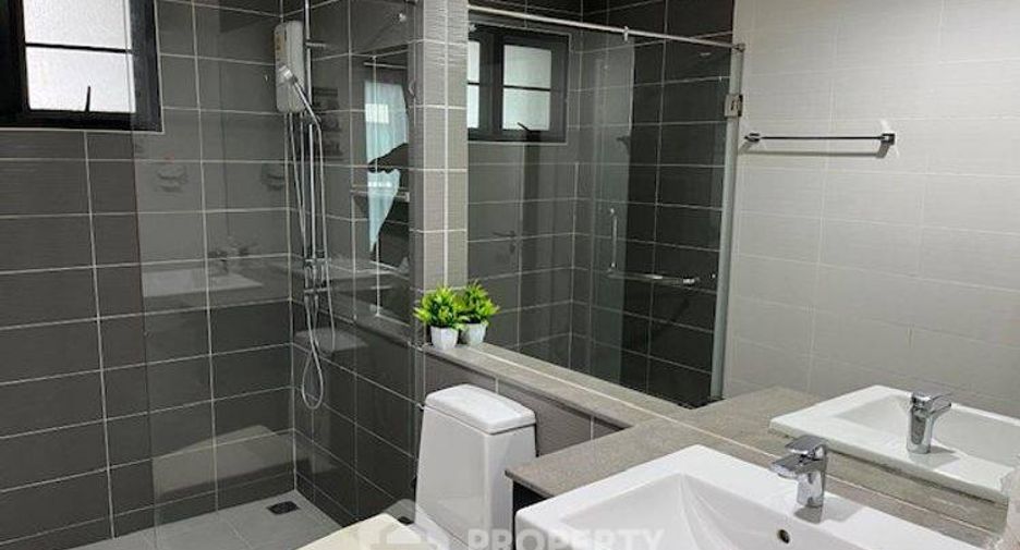 For rent 3 bedrooms townhouse in Bang Khen, Bangkok