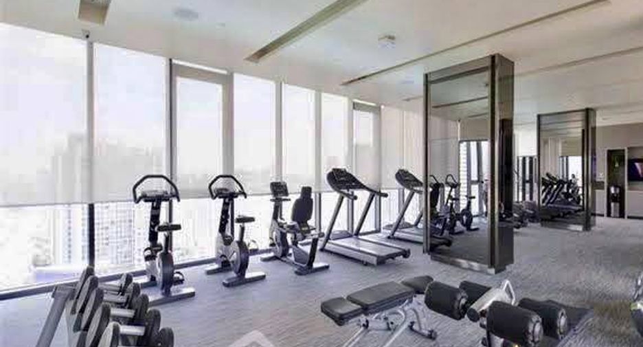 Condo en alquiler de 2 habitaciones en Huai Khwang, Bangkok