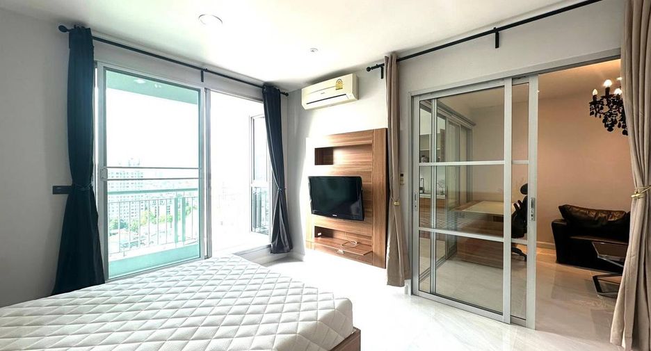 For rent 1 bed condo in Huai Khwang, Bangkok