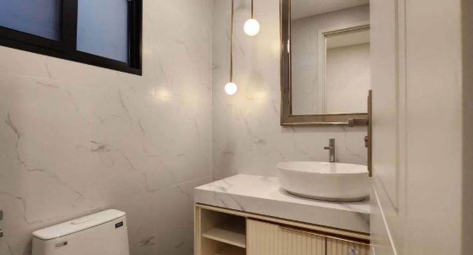 Haus zur Miete mit 4 Zimmer in Saphan Sung, Bangkok