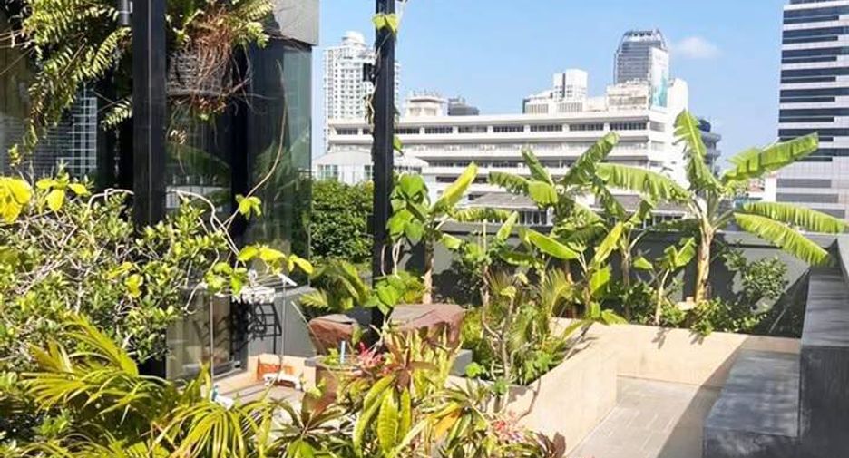 For rent 2 bedrooms condo in Bang Rak, Bangkok