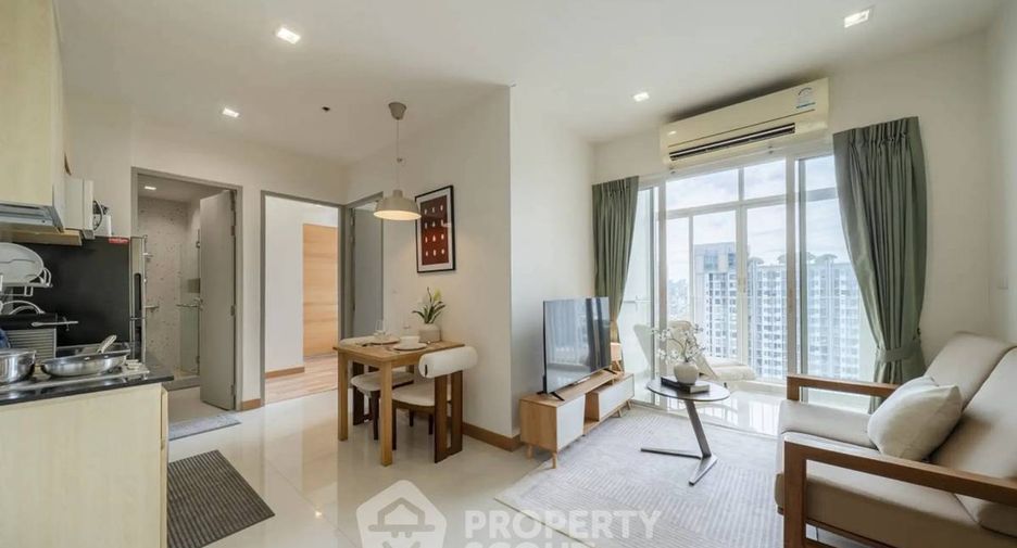 For rent 2 bedrooms condo in Phra Khanong, Bangkok