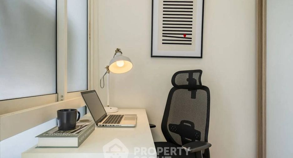 For rent 2 bedrooms condo in Phra Khanong, Bangkok