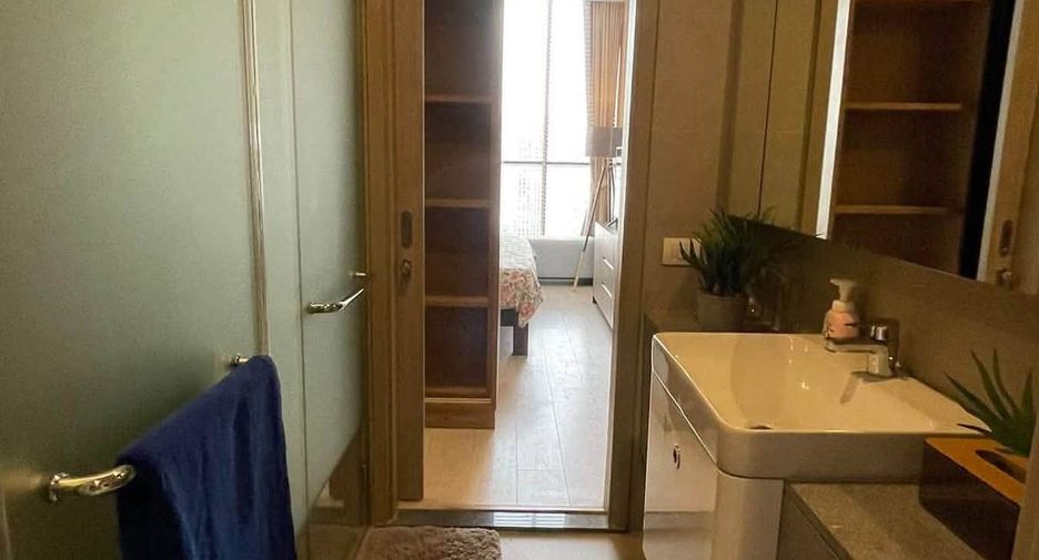 For rent 2 bedrooms condo in Pathum Wan, Bangkok