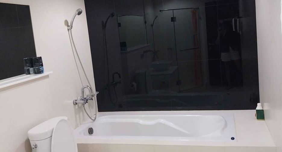 Wohnung zur Miete mit 2 Zimmer in Khlong Toei, Bangkok