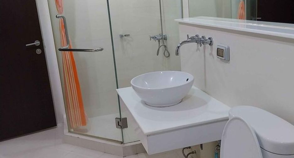 Wohnung zur Miete mit 2 Zimmer in Khlong Toei, Bangkok