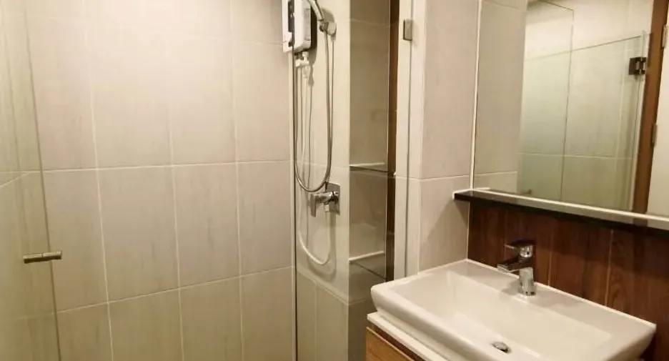For rent 2 bedrooms condo in Mueang Samut Prakan, Samut Prakan