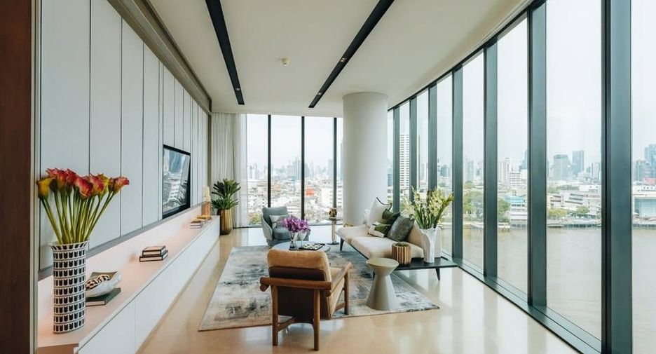 For rent 2 bedrooms condo in Khlong San, Bangkok
