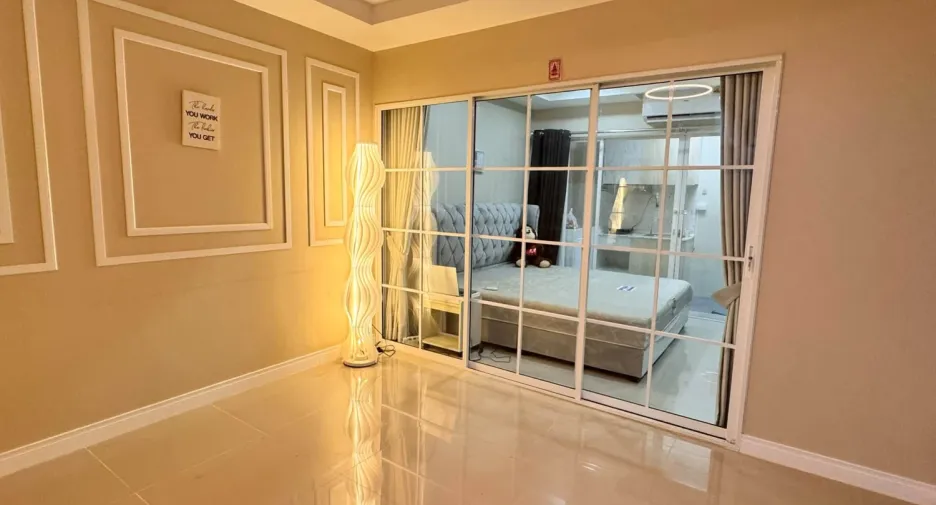 For sale studio condo in Bang Lamung, Chonburi