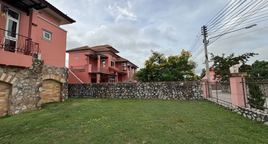 For rent 3 bedrooms house in Bang Lamung, Chonburi