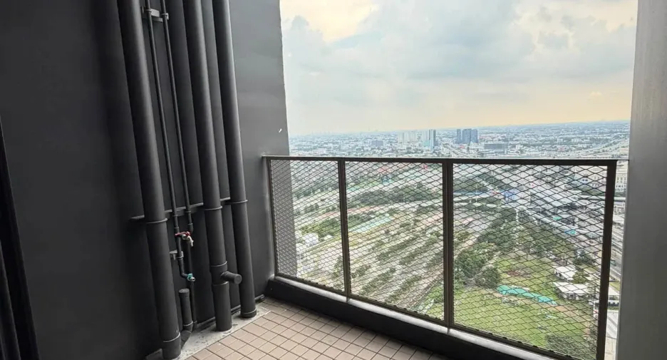 For rent 2 bedrooms condo in Lak Si, Bangkok