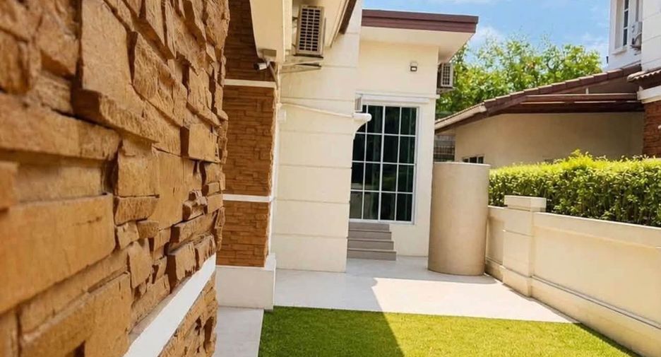Casa en venta y en alquiler de 4 habitaciones en Thawi Watthana, Bangkok