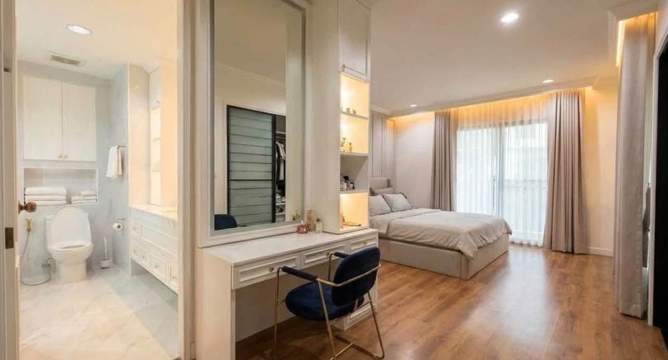 Casa en venta y en alquiler de 4 habitaciones en Thawi Watthana, Bangkok