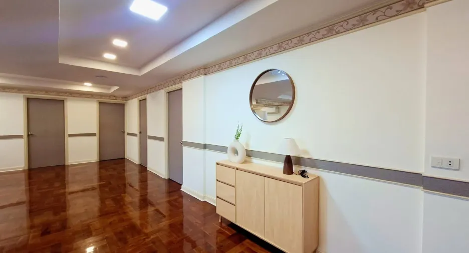 For rent 3 bedrooms condo in Watthana, Bangkok