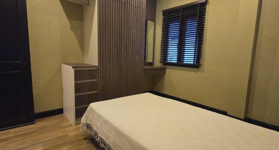 À vendre 4 chambres maison à Bang Khae, Bangkok