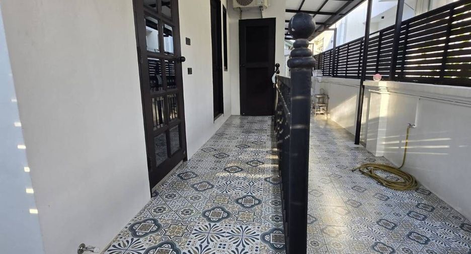 À vendre 4 chambres maison à Bang Khae, Bangkok