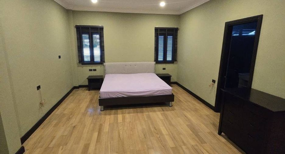 À vendre 4 chambres maison à Bang Khae, Bangkok