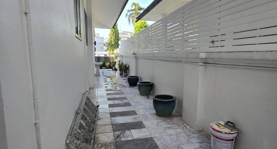 À vendre 4 chambres maison à Bang Khae, Bangkok
