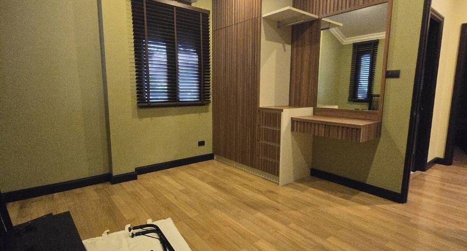 À vendre 4 chambres maison à Bang Khae, Bangkok