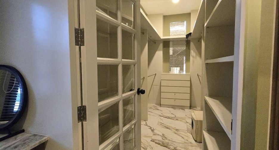 À vendre 4 chambres maison à Bang Khae, Bangkok