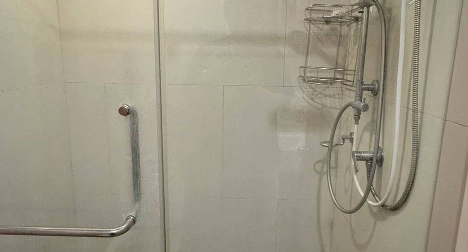 For rent 2 bedrooms condo in Khan Na Yao, Bangkok