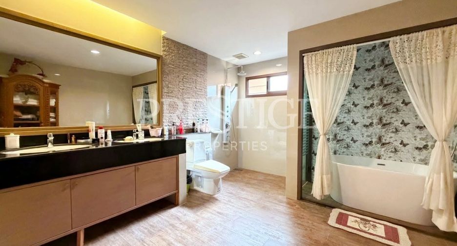 Casa en venta de 3 habitaciones en Bang Lamung, Chonburi