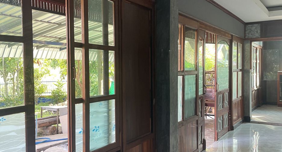 Casa en venta de 3 habitaciones en San Kamphaeng, Chiang Mai