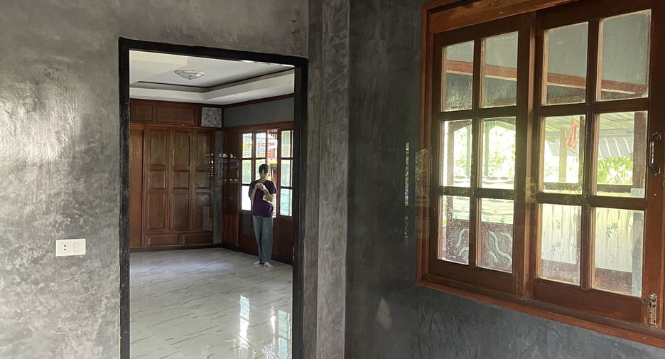 Casa en venta de 3 habitaciones en San Kamphaeng, Chiang Mai