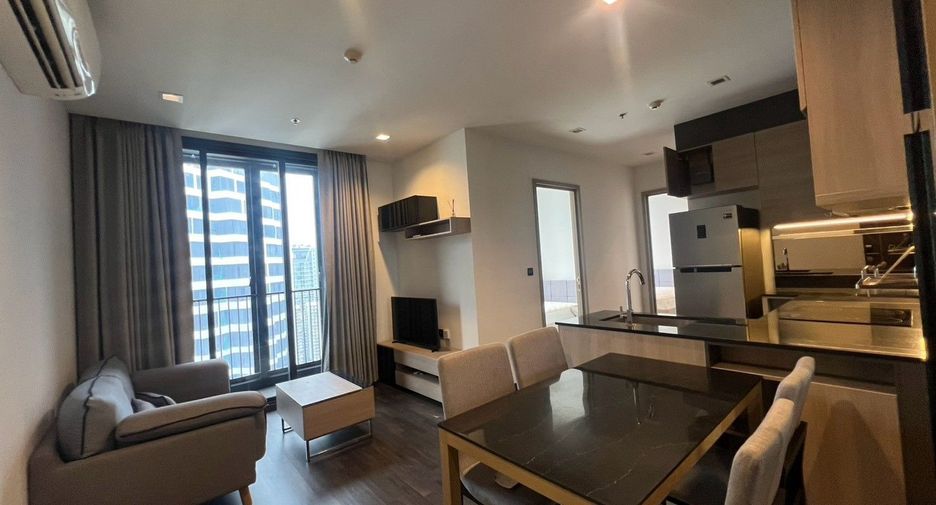 À louer 2 chambres condo à Huai Khwang, Bangkok