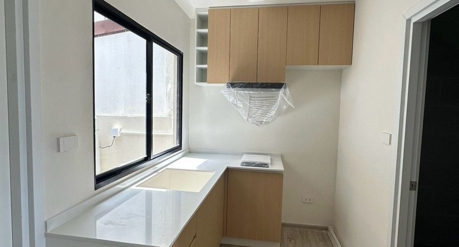 For rent 3 bedrooms house in Bang Phli, Samut Prakan
