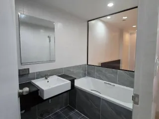 À vendre 2 chambres condo à Lat Phrao, Bangkok