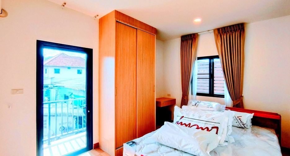À louer 3 chambres villa à Mueang Phuket, Phuket